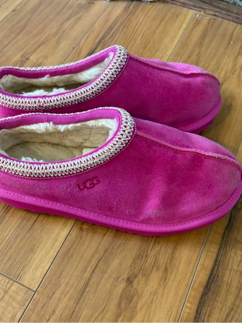 UGG Tasman women’s size 5 Hot Pink Suede Slip-On Clog